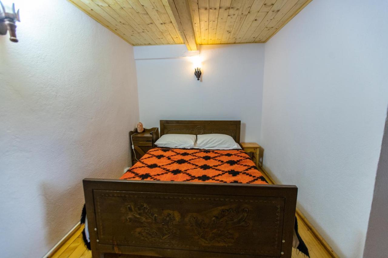 Conacul Drahneilor Otel Ruscova Dış mekan fotoğraf