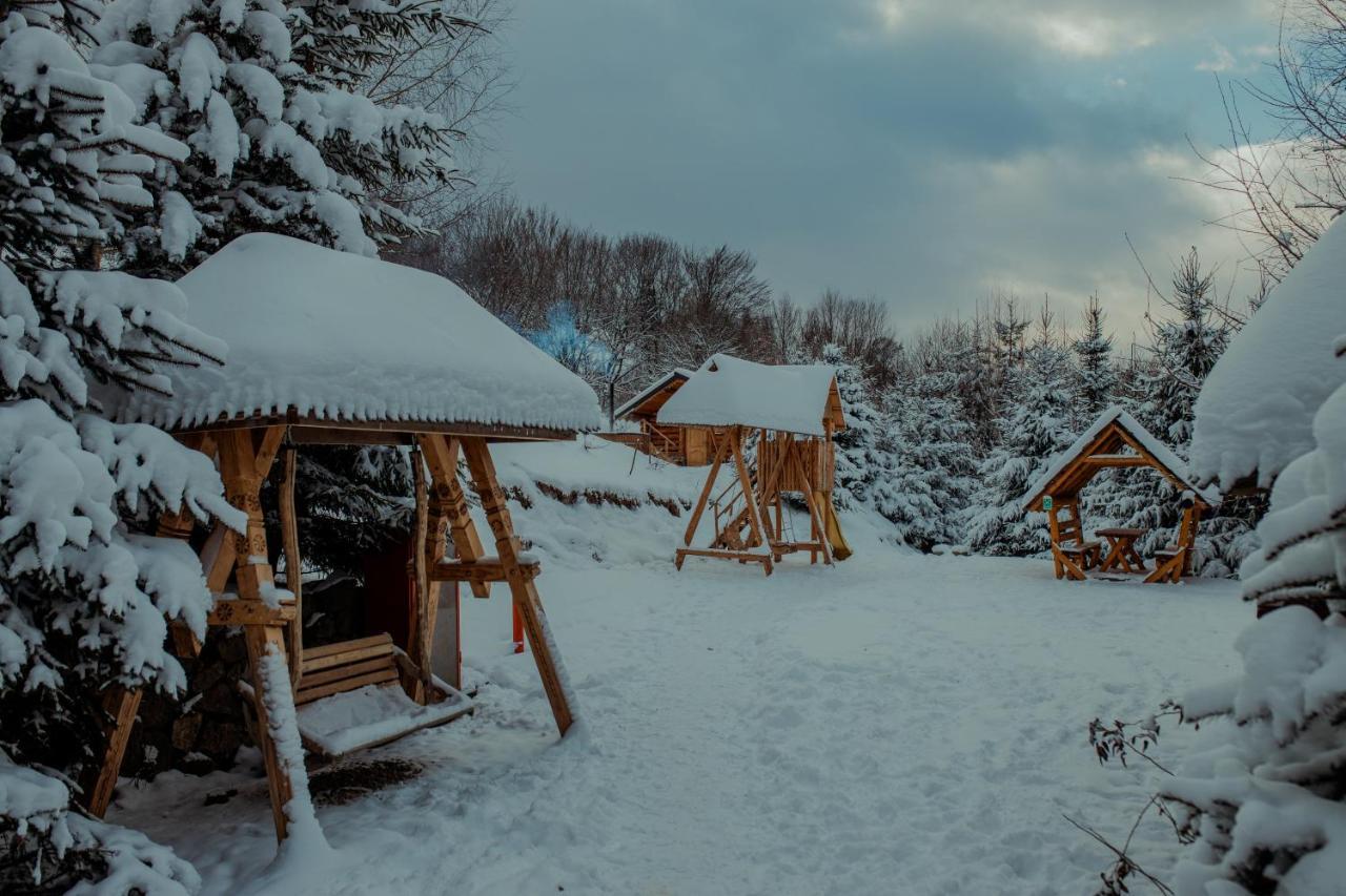 Conacul Drahneilor Otel Ruscova Dış mekan fotoğraf