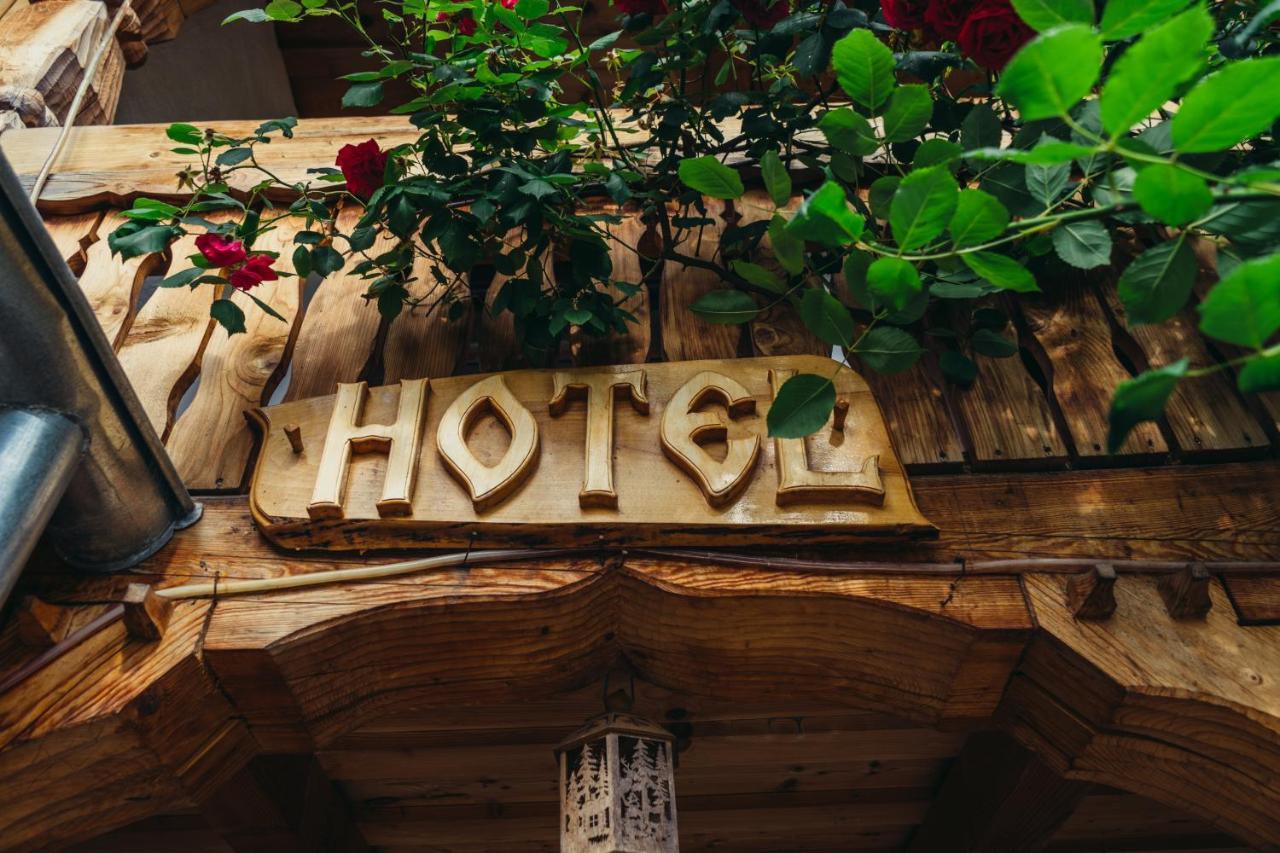 Conacul Drahneilor Otel Ruscova Dış mekan fotoğraf