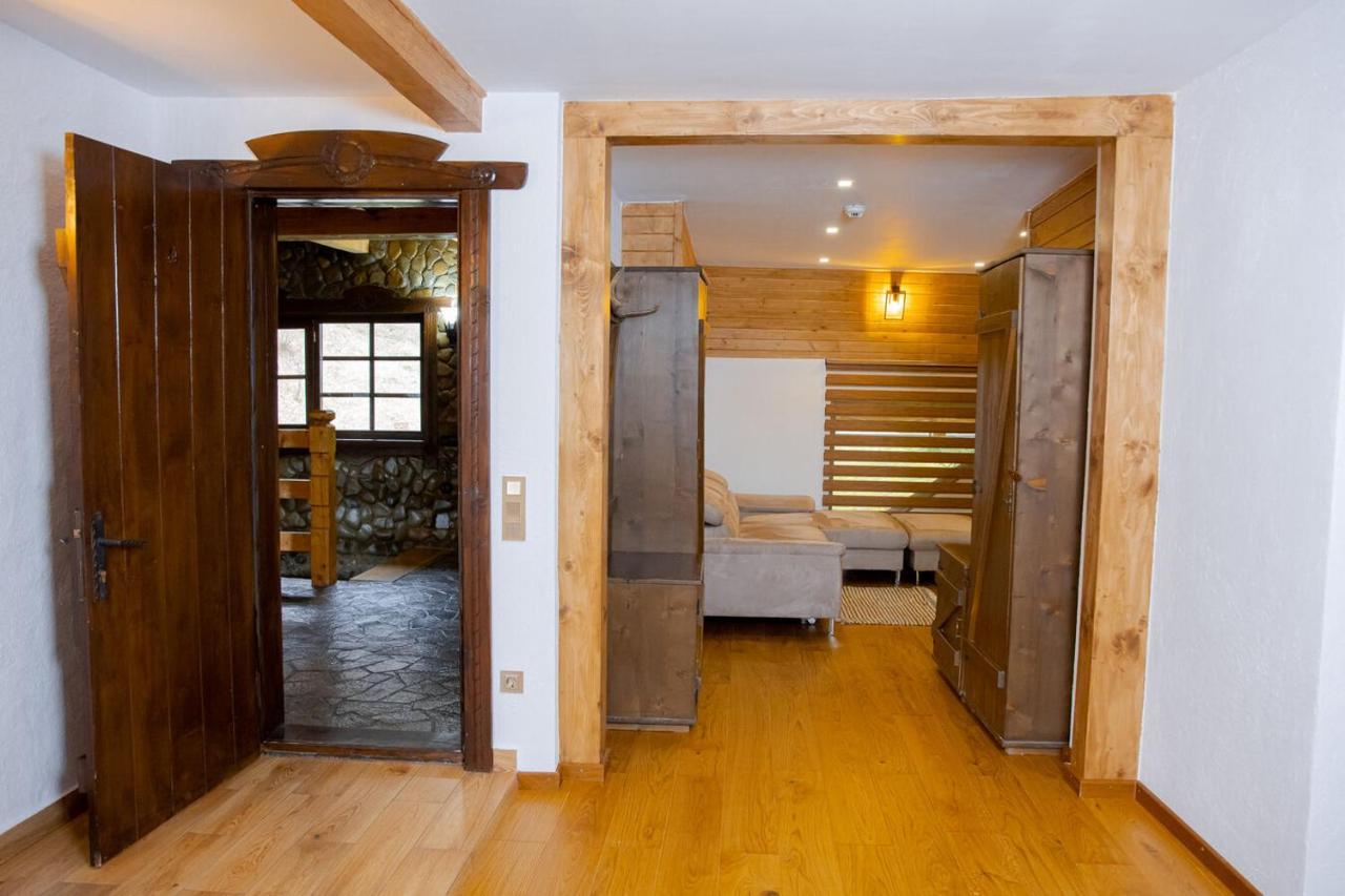 Conacul Drahneilor Otel Ruscova Dış mekan fotoğraf