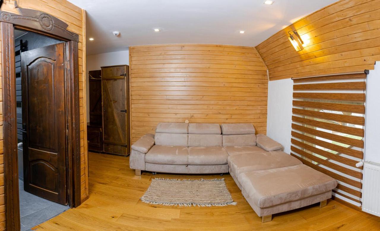 Conacul Drahneilor Otel Ruscova Dış mekan fotoğraf