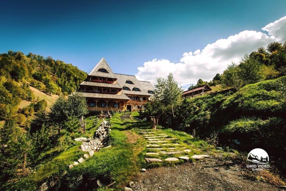 Conacul Drahneilor Otel Ruscova Dış mekan fotoğraf
