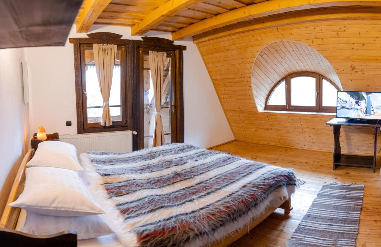 Conacul Drahneilor Otel Ruscova Dış mekan fotoğraf