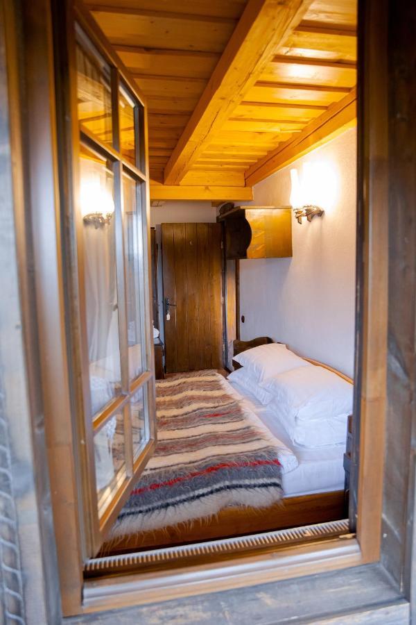 Conacul Drahneilor Otel Ruscova Dış mekan fotoğraf