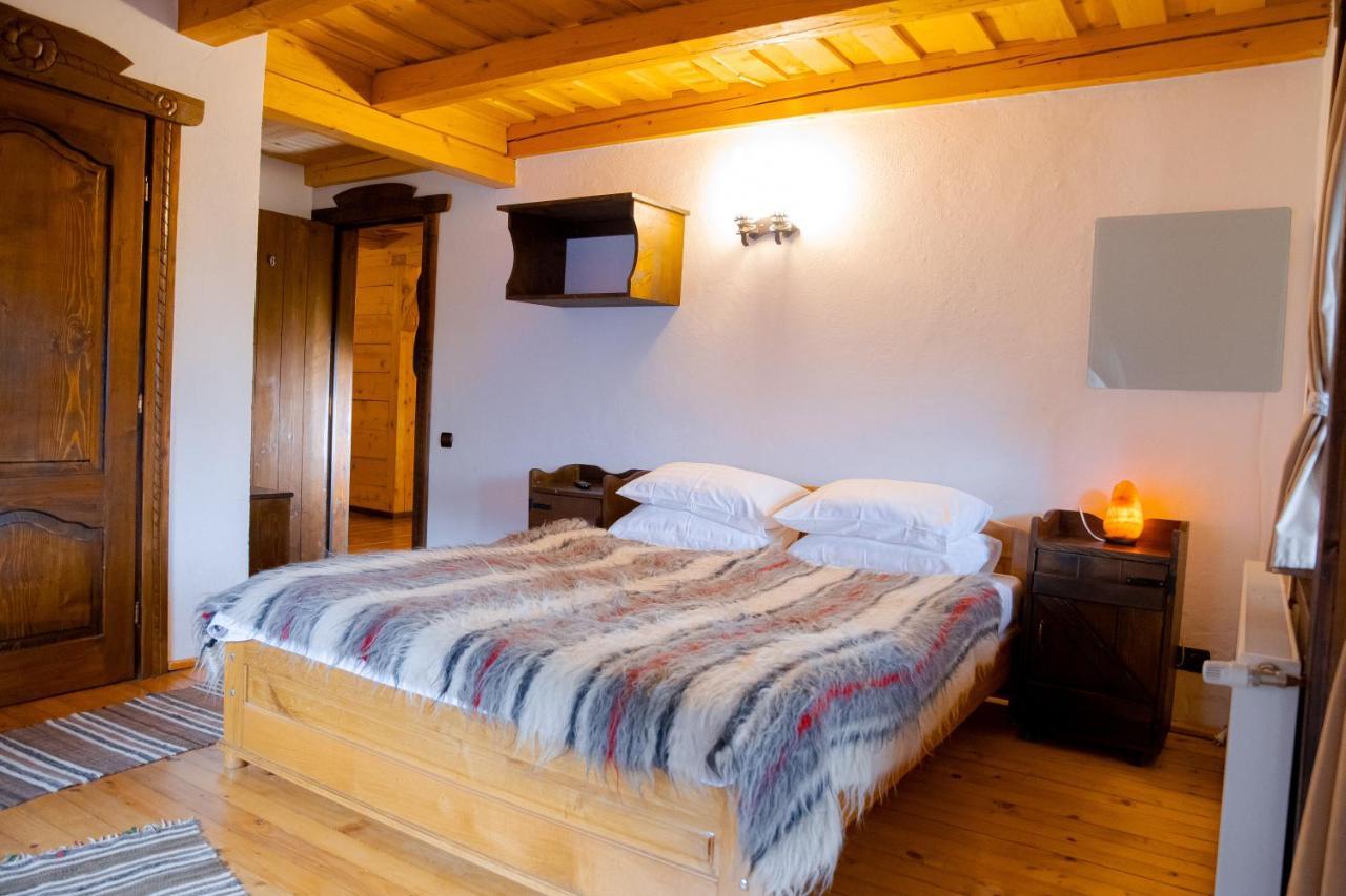 Conacul Drahneilor Otel Ruscova Dış mekan fotoğraf