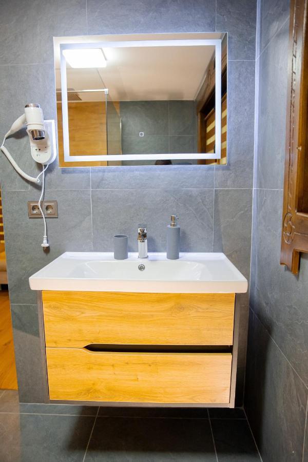 Conacul Drahneilor Otel Ruscova Dış mekan fotoğraf