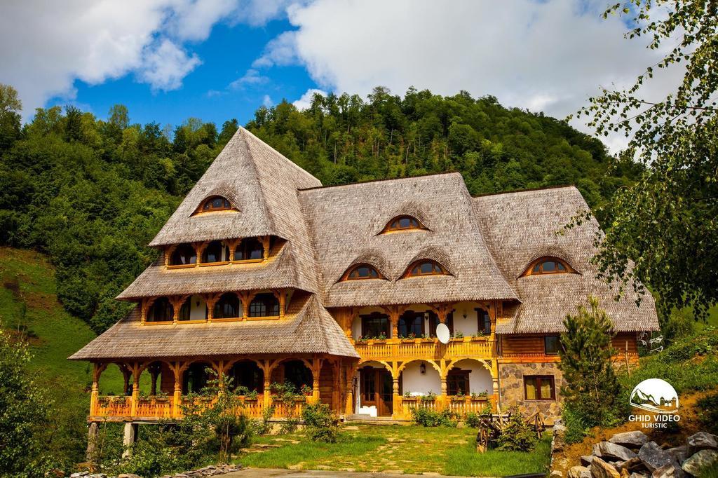 Conacul Drahneilor Otel Ruscova Dış mekan fotoğraf