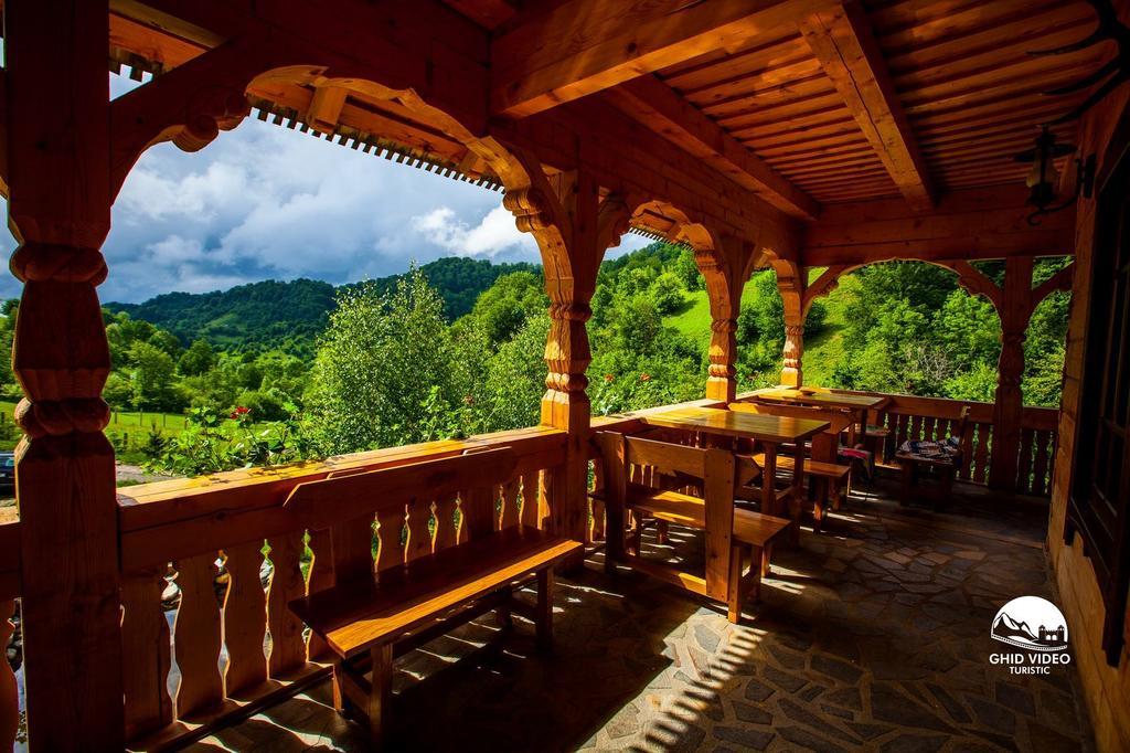 Conacul Drahneilor Otel Ruscova Dış mekan fotoğraf