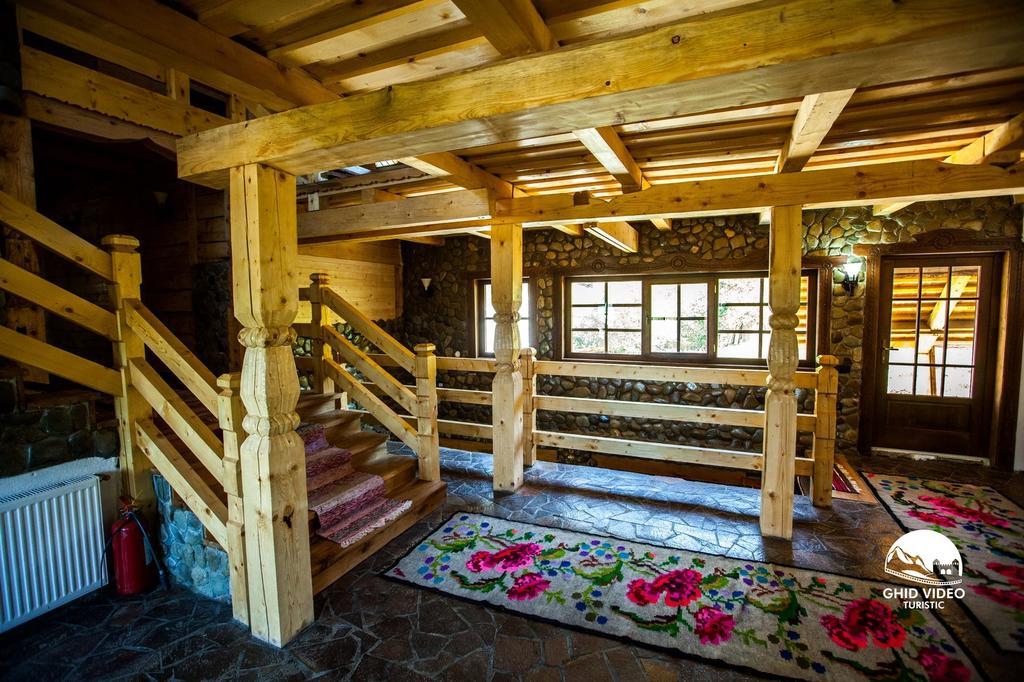 Conacul Drahneilor Otel Ruscova Dış mekan fotoğraf
